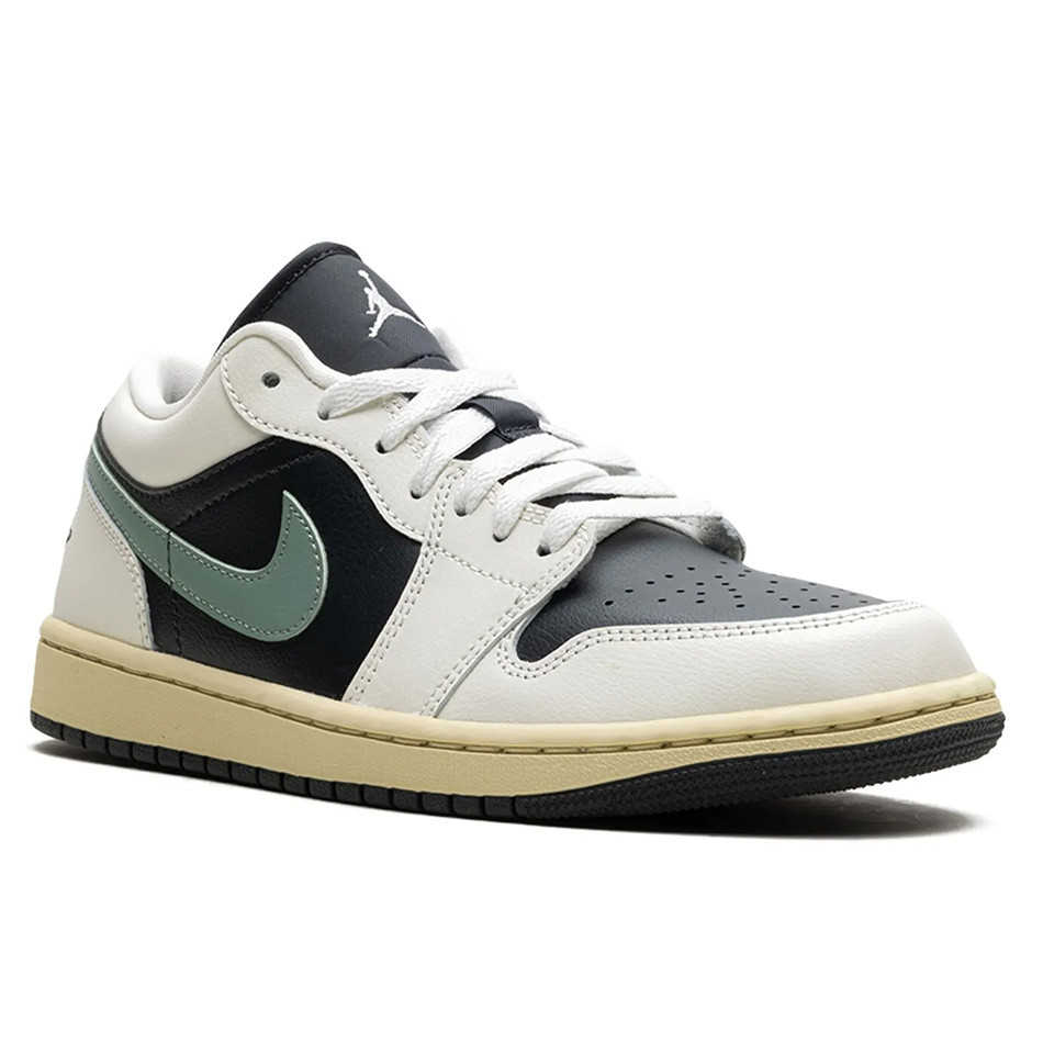 کفش روزمره نایک Nike Air Jordan 1 Low