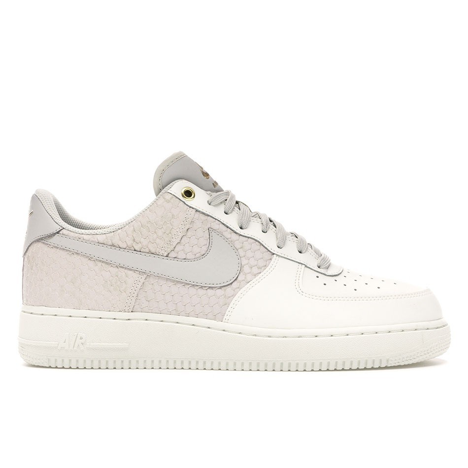 کفش اسنیکر نایک مردانه Nike Air Force 1 '07 LV8