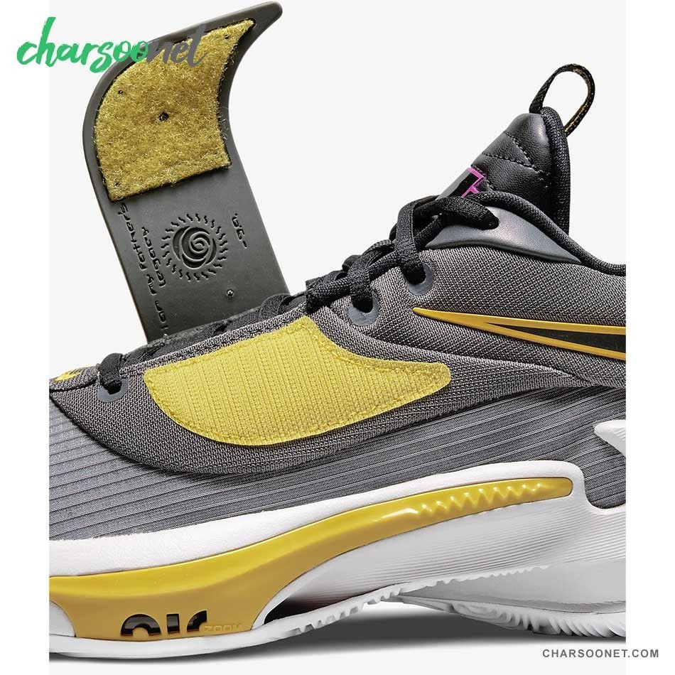 کفش ورزشی زنانه نایکی  Nike Zoom Freak 3
