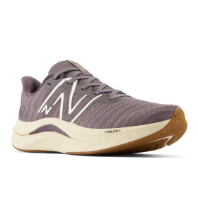 کفش پیاده روی و دویدن مردانه نیوبالانس New Balance Fuelcell Propel V4