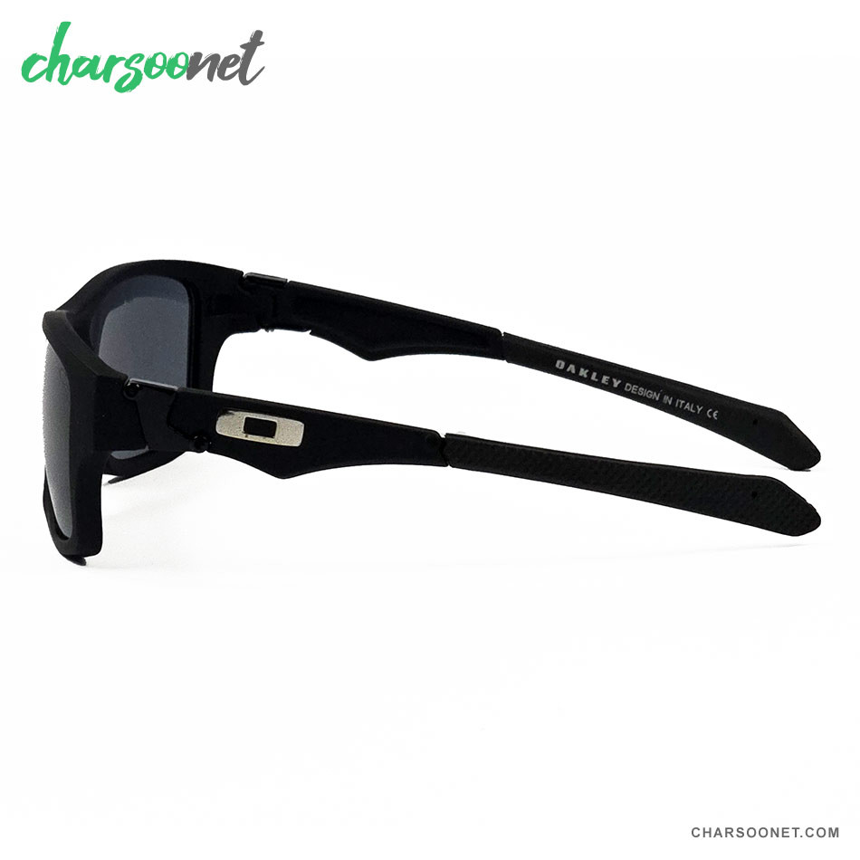 عینک اوکلی مردانه مدل 8002 مناسب استفاده روزمره