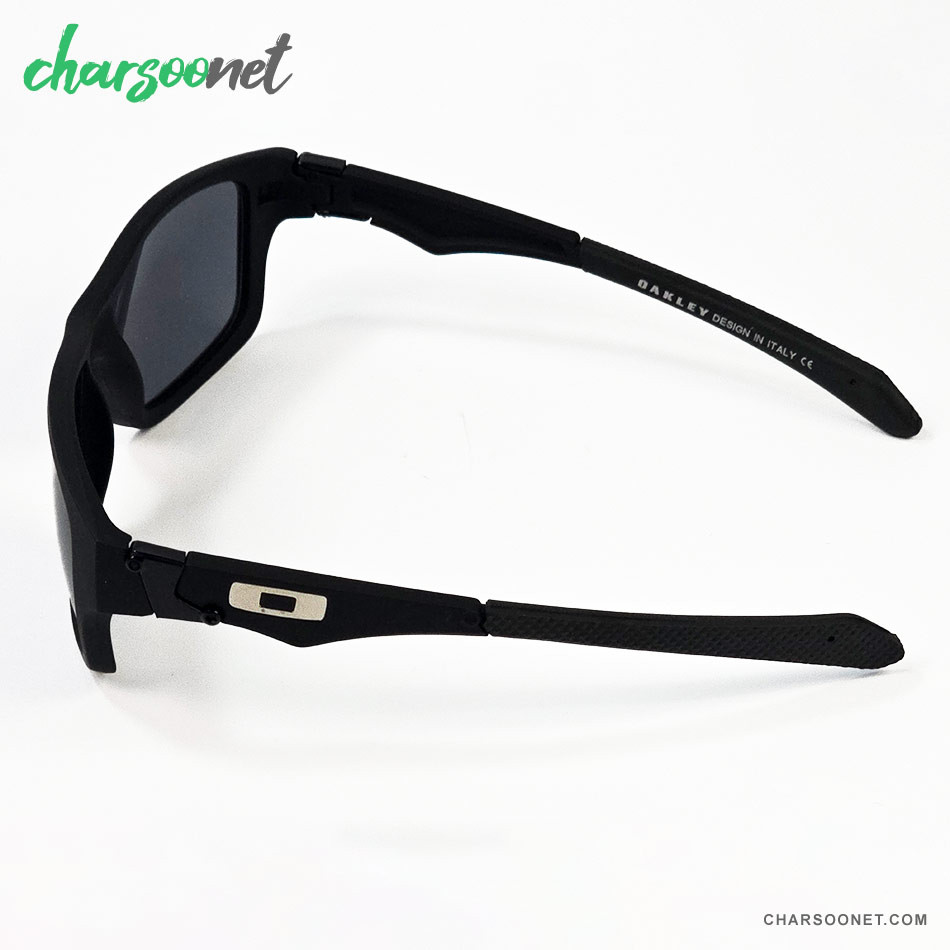 جزئیات دسته و مشخصات عینک Oakley 8002