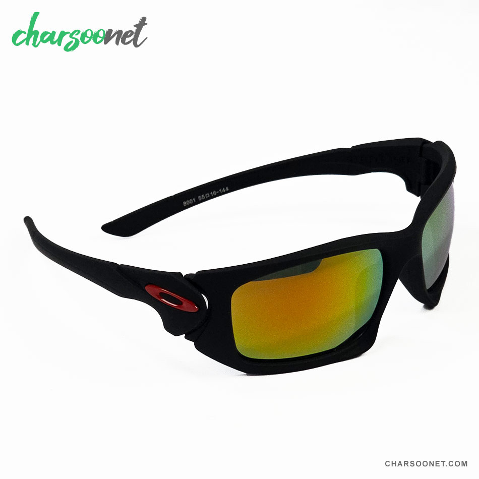 جزئیات فریم عینک اوکلی Straight Jacket با آیکون قرمز O روی لولا