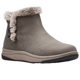 بوت زنانه کلارکس Clarks Cloudsteppers Faux Fur Slip-On