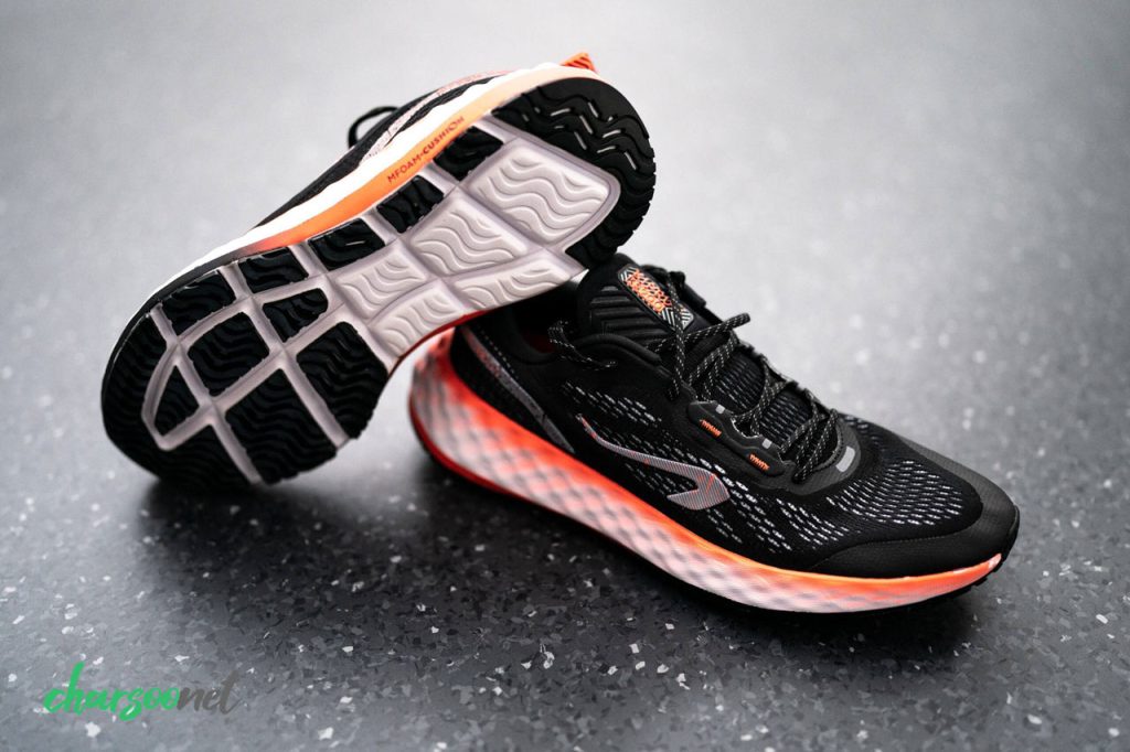 بهترین کفش پیاده‌ روی Decathlon Kiprun KS900