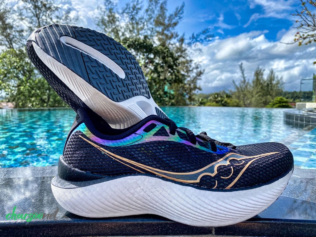 بهترین کفش پیاده‌ روی Saucony Endorphin Pro 3